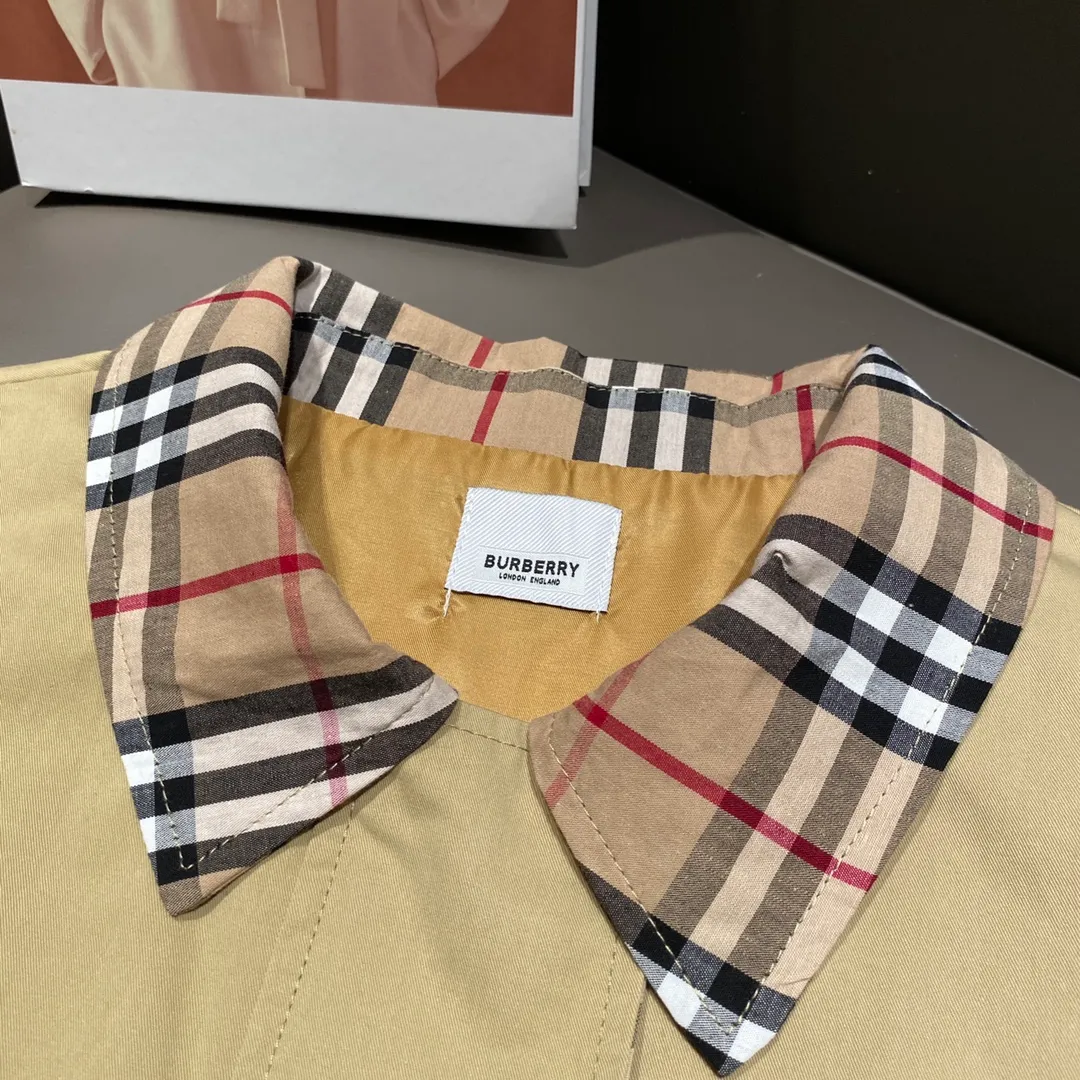 Burberry 2024 BBR ， ， ， Khaki ， + ， ， ， ， ！ ， Breathable ， ， ， ， 。 ， Versatile，Classic Retro ， ， ， ， 、 ， Quality， ！ :Khaki Size:S-XL